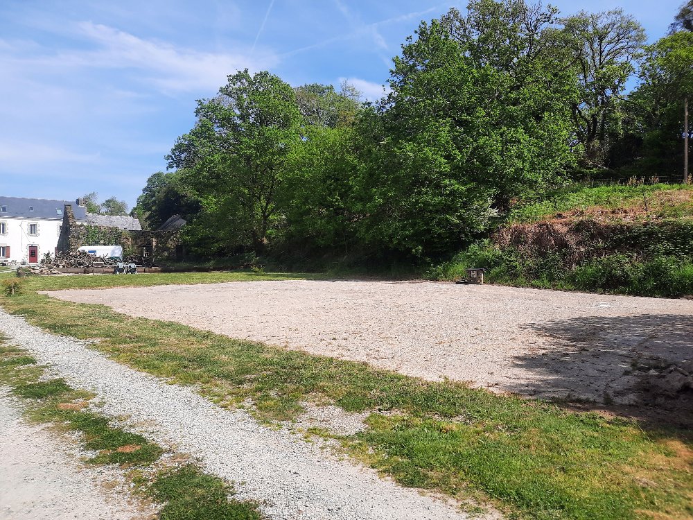 Aire camping-car  Saint-Goazec (29520) - Photo 2